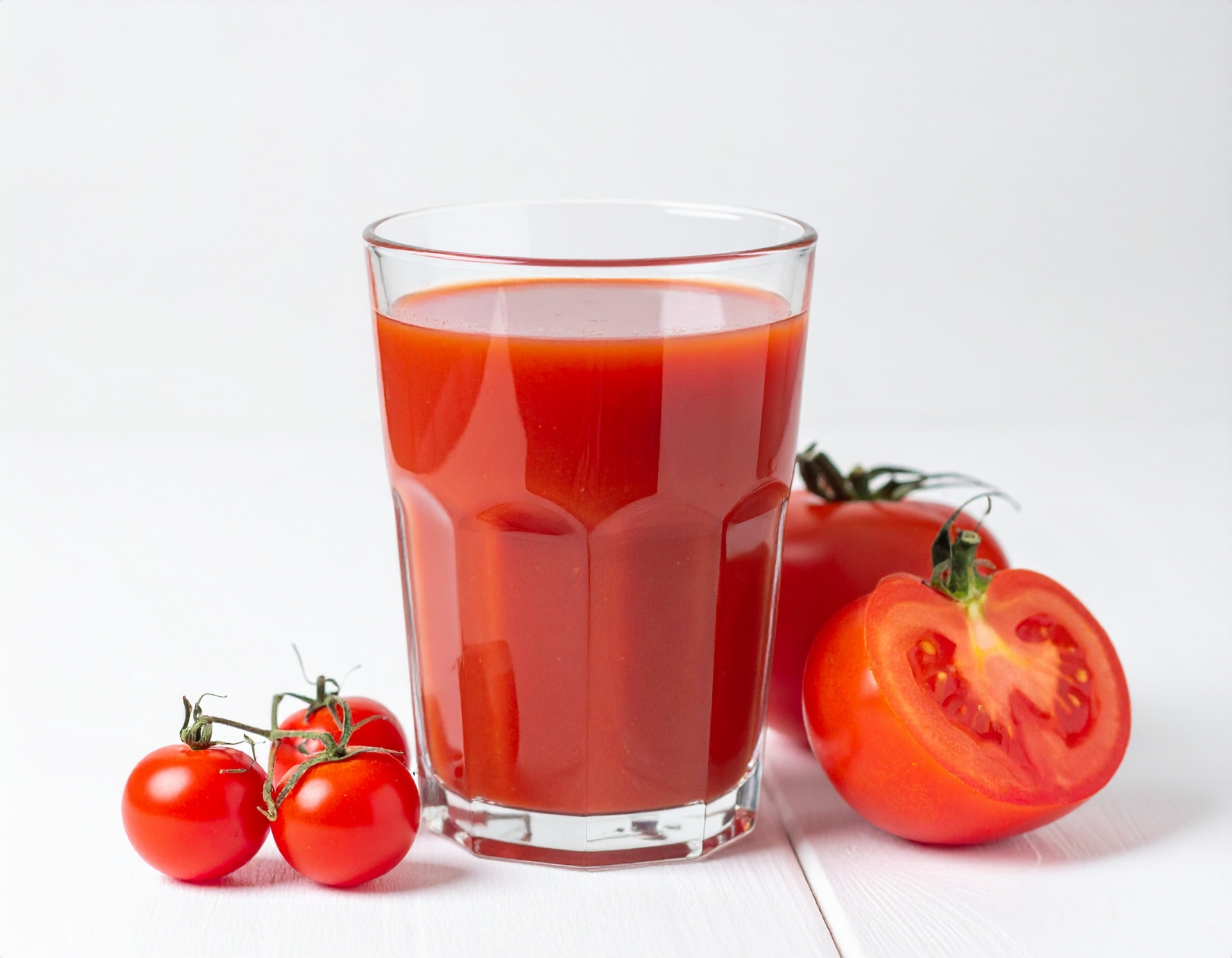 お歳暮に贈りたい!新鮮でおいしいトマトジュース、とっておきの5選